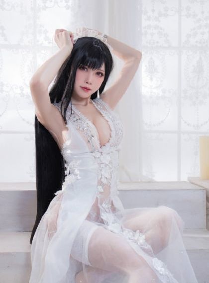 欧美女明星西服街拍_剧情片免费在线播放