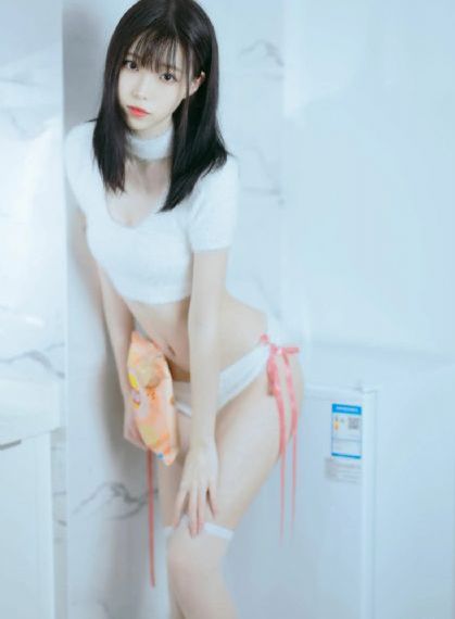 欧美式餐边柜_1080手机在线观看