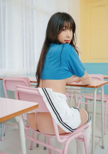 大胆欧美人体艺术照_720免费高清观看