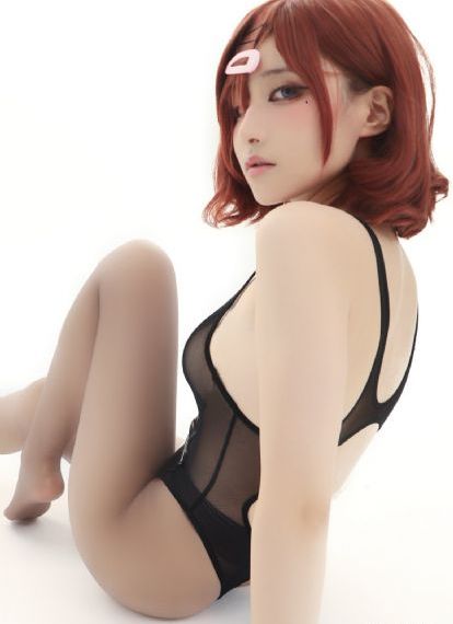 欧美大牌走秀女装换装_1080电影在线看