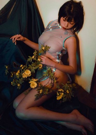 欧美99年女星_720超清在线观看