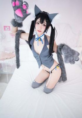 欧美西装半身男qq头像_BD韩语BD在线观看